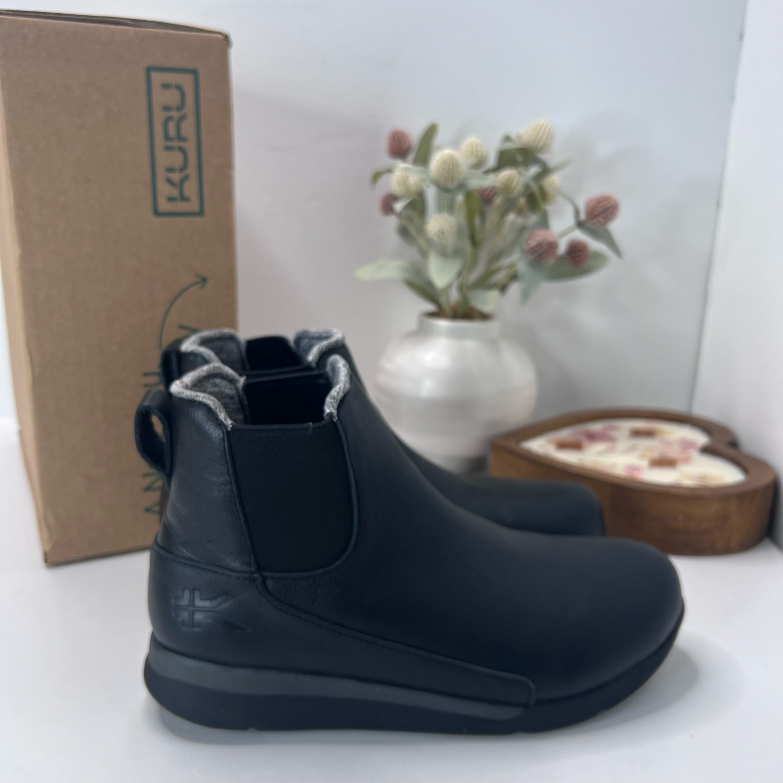 Kuru Luna Leather Comfort Chelsea Boot Jet Black Women 9m Tried On